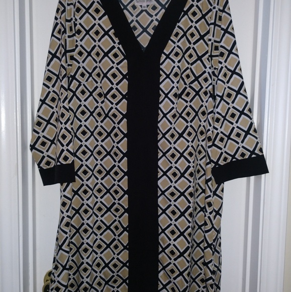 Dress - Picture 2 of 3